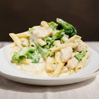 Chicken regular Broccoli ziti Alfredo sauce